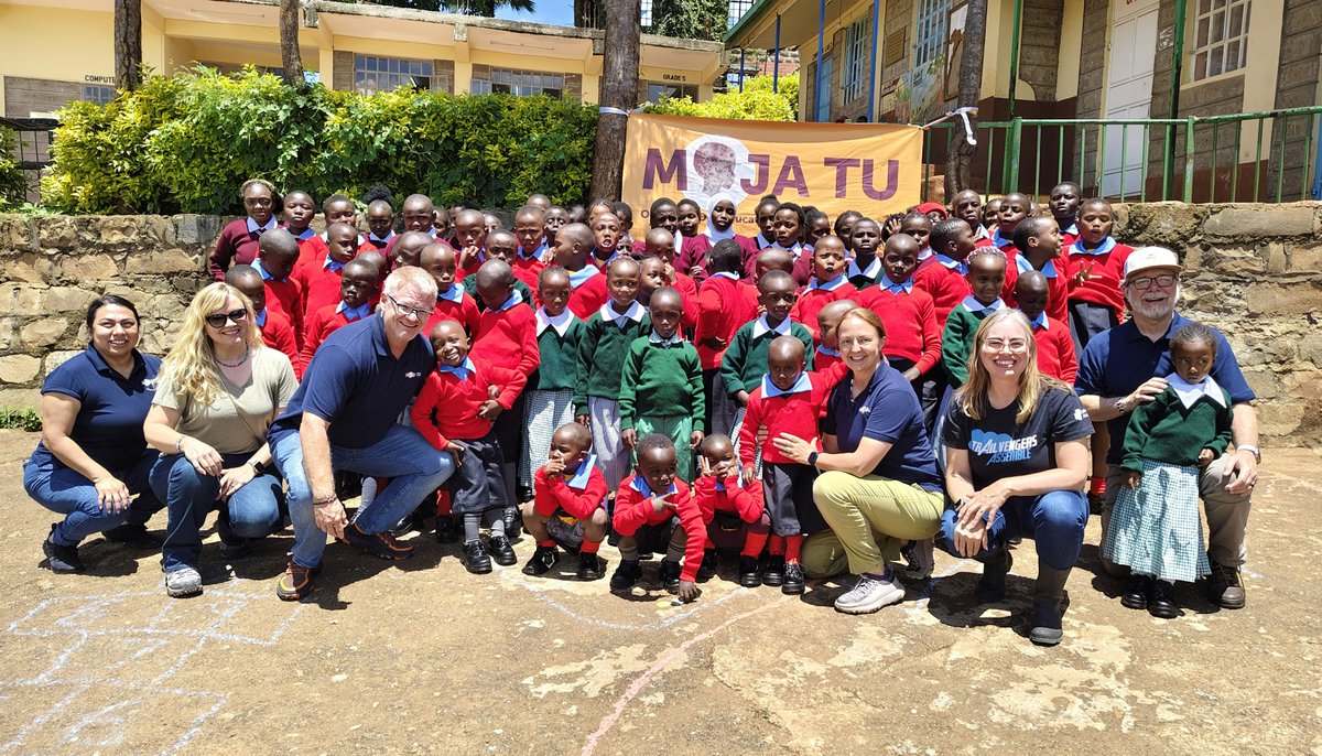 Moja_Tu's tweet photo. We rise by lifting others.” – Robert Ingersoll 
#Generosity #HappySunday https://t.co/lZGQSDLV8o