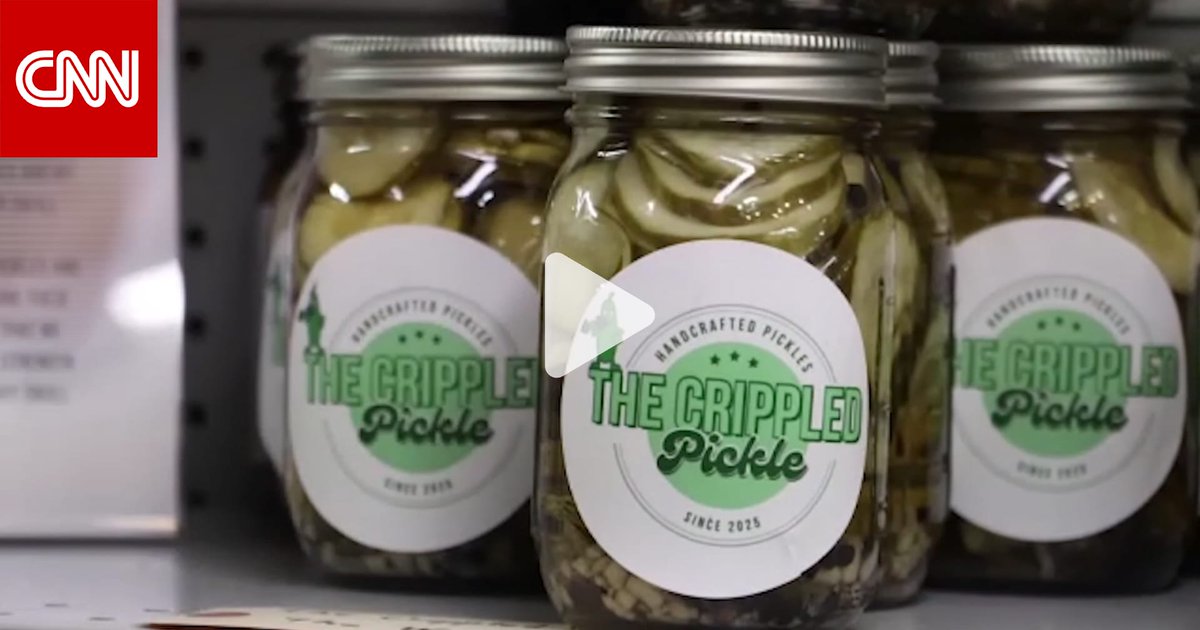 برطمان من المخلّلات أعطى هذا الرجل معنى جديدًا لحياته بعد الجراحة.. والسبب؟ 