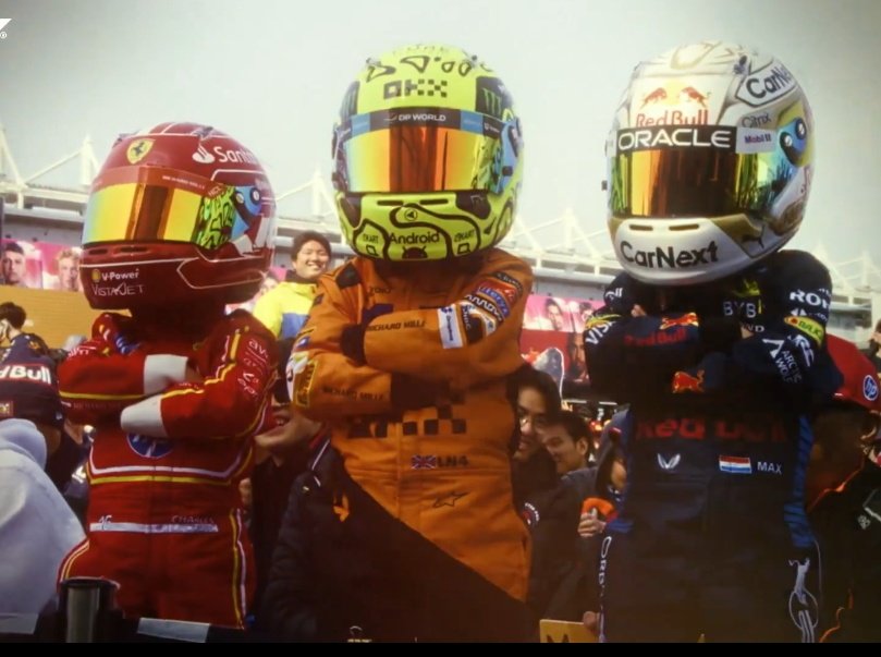 ESTOS TRES ICÓNICOS