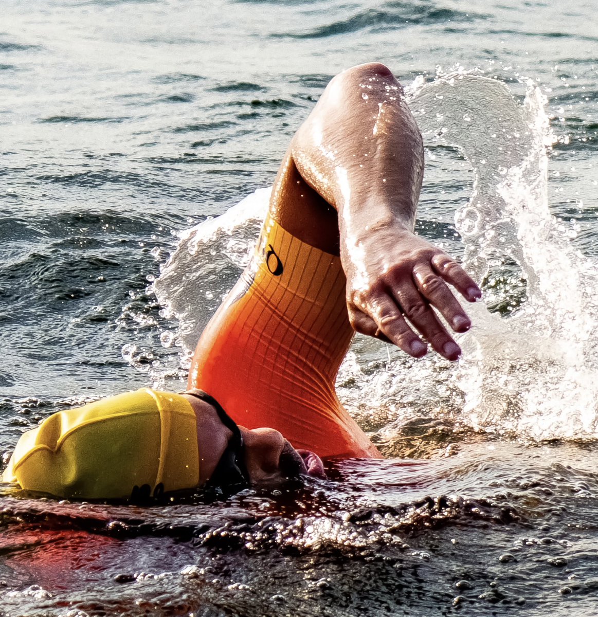 Alvar0Castaneda's tweet photo. Esfuerzo y valentía! Alberto Carrillo es el único con discapacidad visual que participa en El Salvador IRONMAN 70.3 https://t.co/nSRHukAZ4i