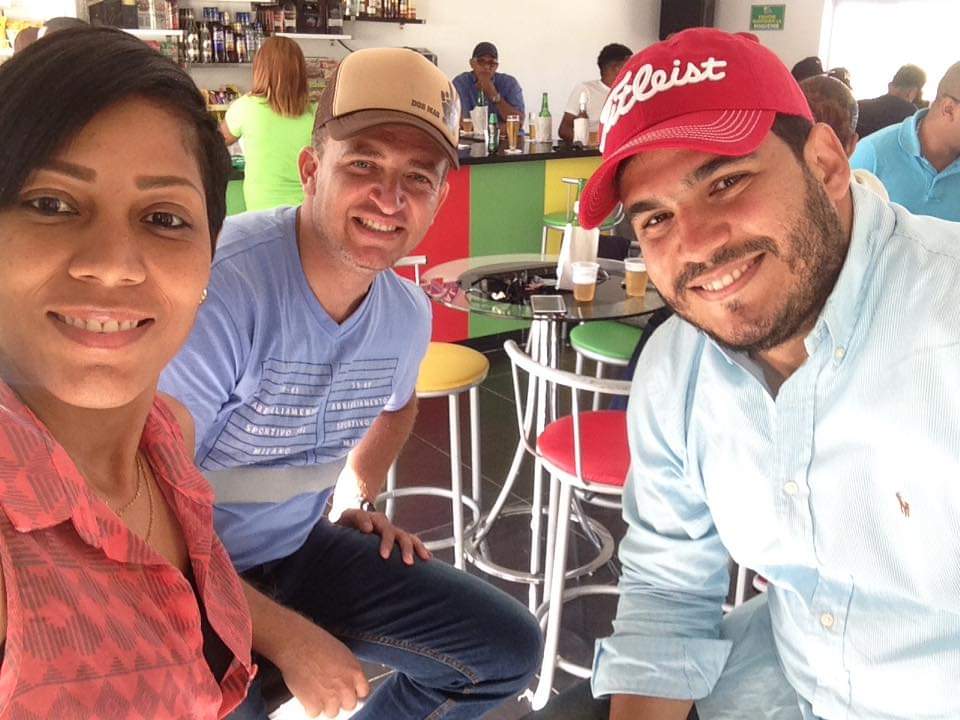 manteflex's tweet photo. Cuando @juliansuero visitaba los pobres. https://t.co/D6wqg1gRoj