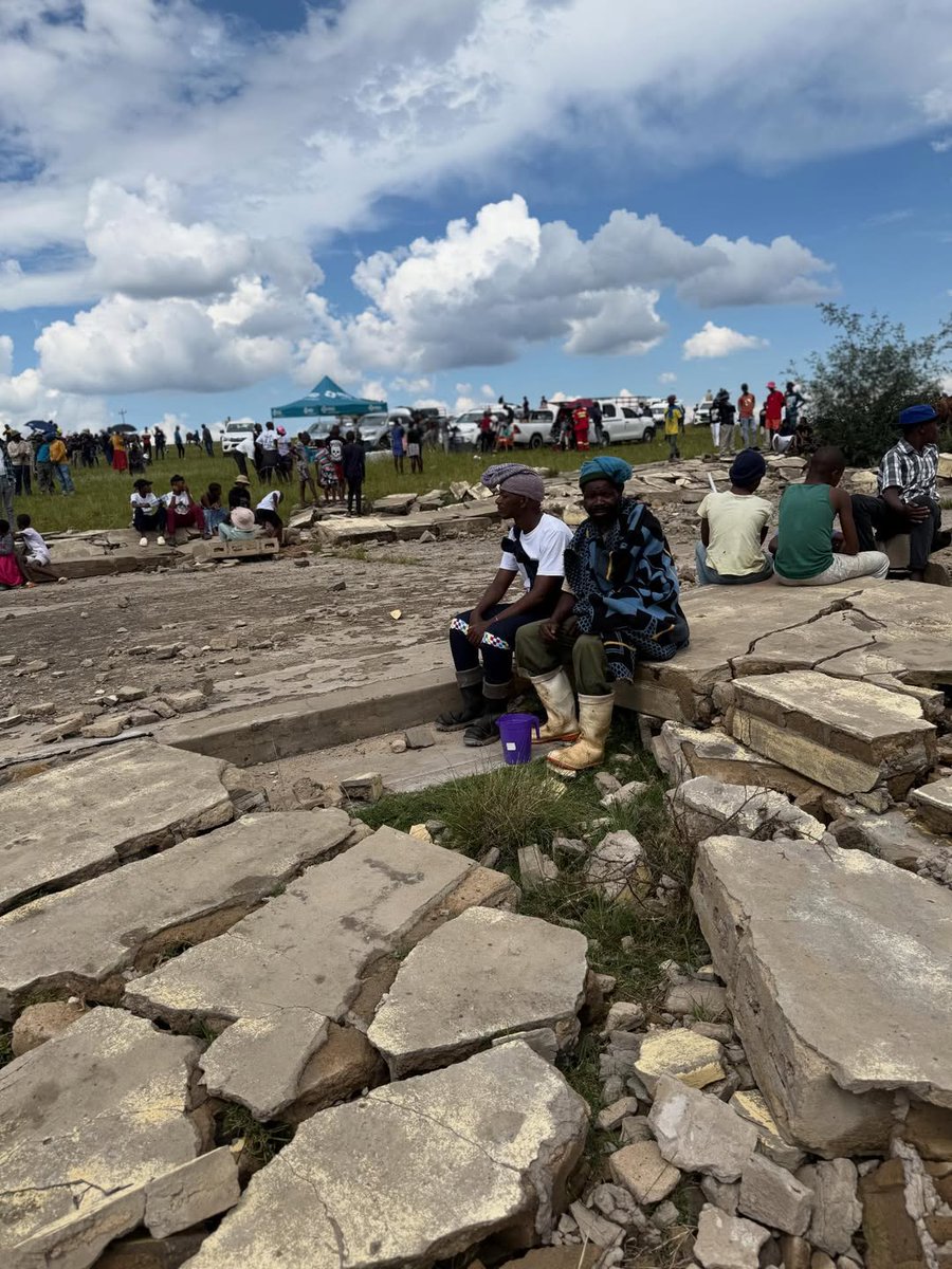 Maglera Doe Boy enjoying his stay of over a month in Matatiele🔥❗❗❗

“Went to watch Sotho people races horses today. First slide is just to show yall how happy nature makes mankind....” - Maglera Doe Boy