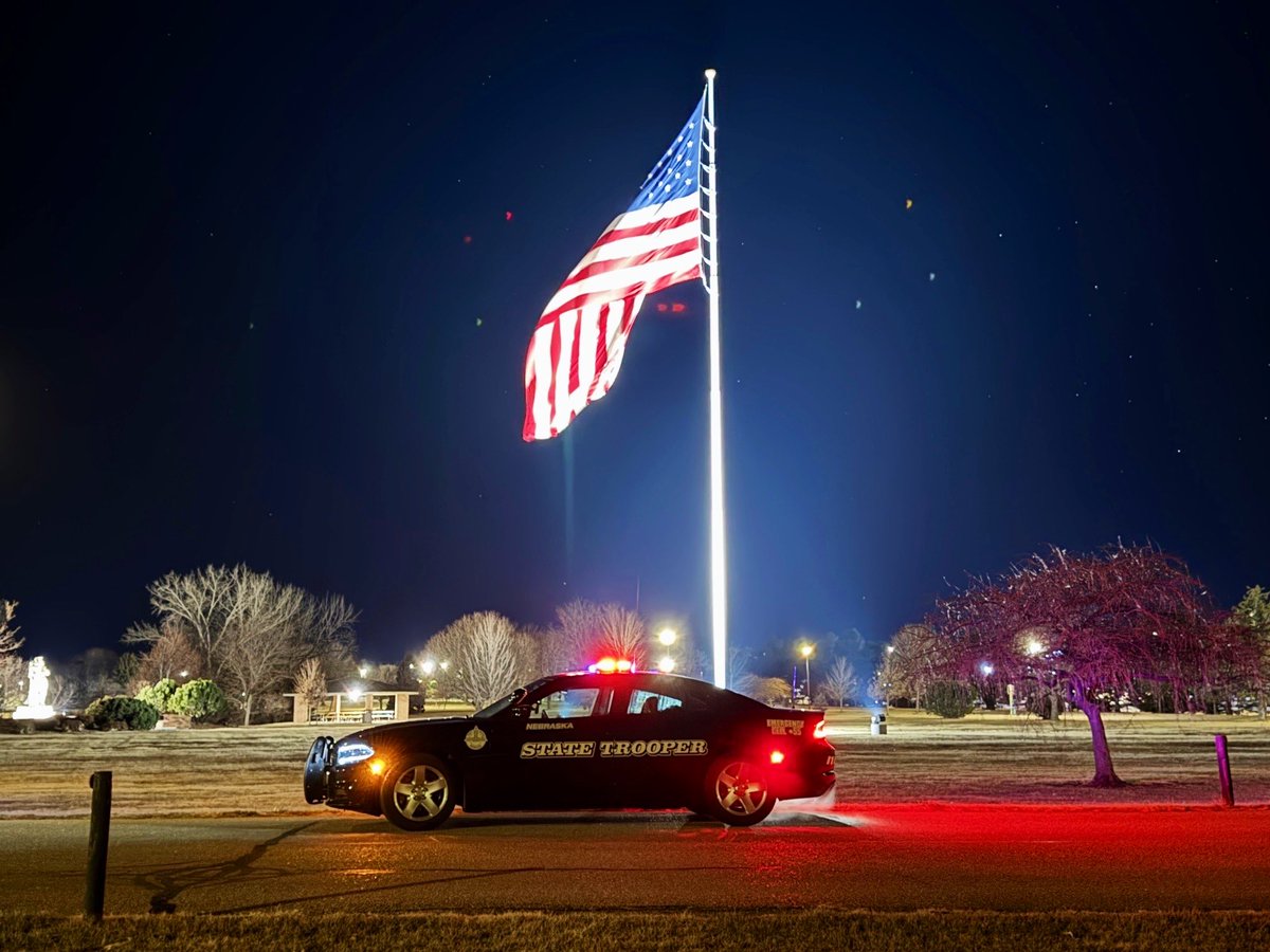 🇺🇸🇺🇸🇺🇸

Way to go <a href="/usahockey/">USA Hockey</a>!