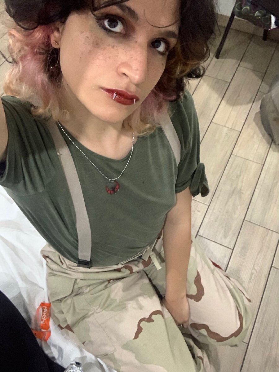 deshideshi tweet media