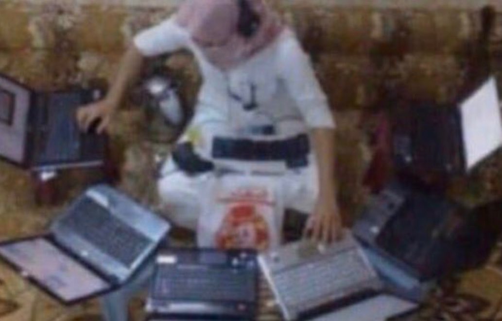 إيـسـار tweet media