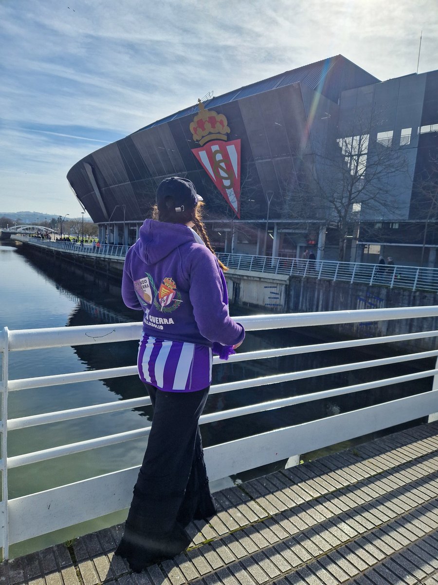 📍Estadio El Molinón.

💜🤍💜