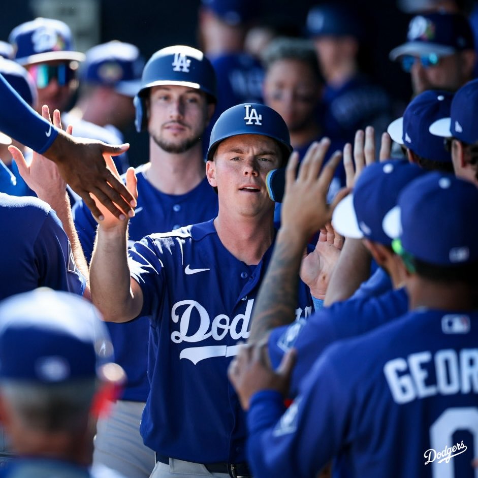 #DodgersWin!
FINAL: #Dodgers 5, Padres 1