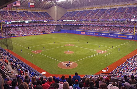 11point7's tweet photo. Operation Alamo Dome Regional is NOW in effect @UTSABSB https://t.co/Cb7LYE4glW