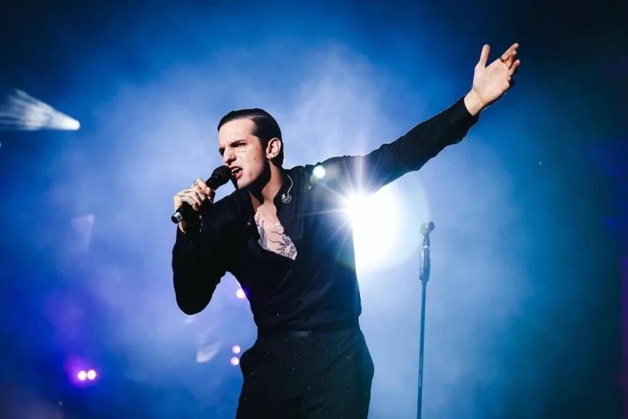 Cinguetterai's tweet image. Nella telecronaca Rai: “Achille Lauro è una delle figure più iconiche del pop italiano e mondiale che crea performance che stanno fra la musica, la moda, l’immagine. Ha collaborato con un sacco di artisti, ci piace ricordarne uno: Ghali”

#CerimoniaDiChiusura #MilanoCortina2026