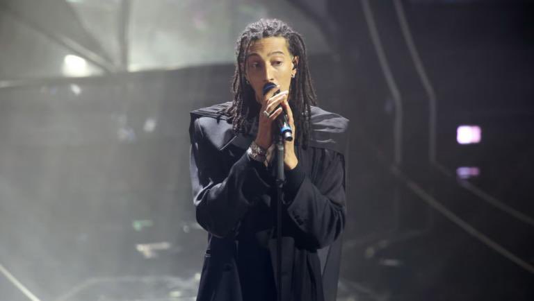 Cinguetterai's tweet image. Nella telecronaca Rai: “Achille Lauro è una delle figure più iconiche del pop italiano e mondiale che crea performance che stanno fra la musica, la moda, l’immagine. Ha collaborato con un sacco di artisti, ci piace ricordarne uno: Ghali”

#CerimoniaDiChiusura #MilanoCortina2026