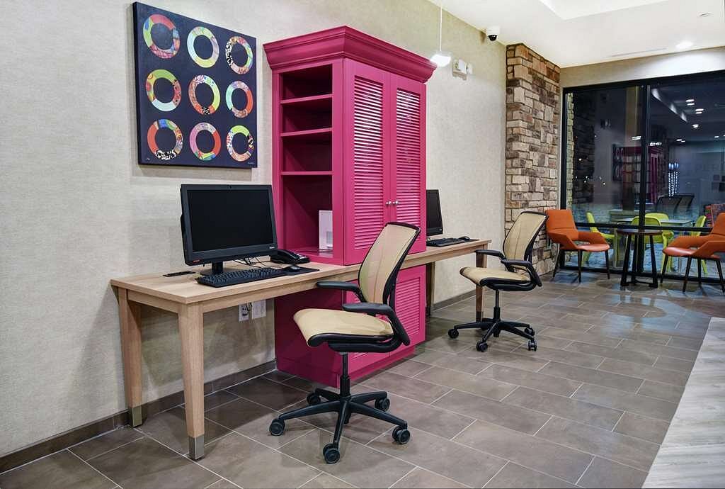 Now speaking your language! 🌍 Hilton for Business is now offered in 22 languages, ensuring small and medium-sized businesses worldwide can manage their travel seamlessly. We make it simple so you can focus on work, not logistics!