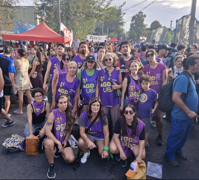En Fate con AGD-UBA bancando a los laburantes de FATE! No al cierre! En defensa de cada puesto de trabajo! <a href="/UbaAgd/">AGD-UBA</a>