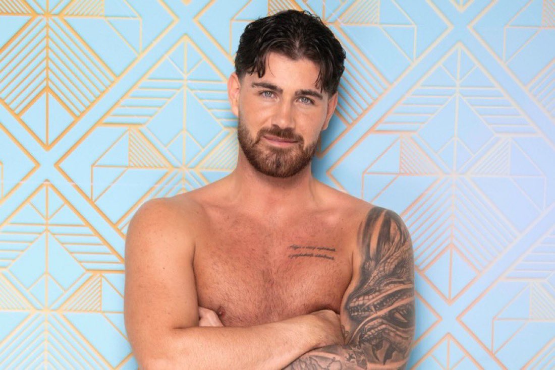 tasha louise 💗 tweet media