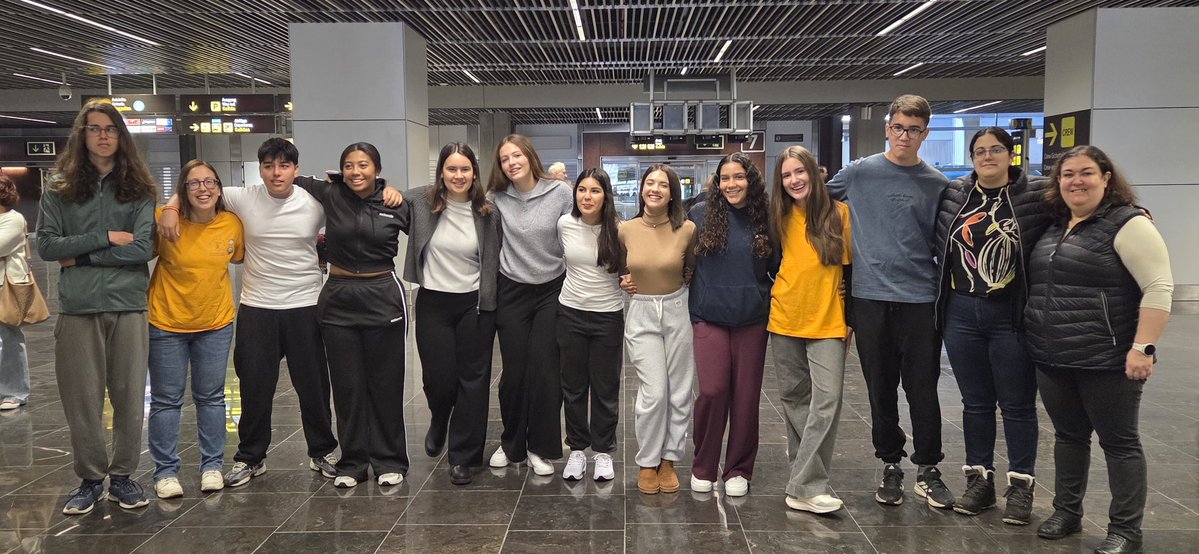 Hoy un grupo de alumnado del <a href="/IVecindario/">IES Vecindario</a> empezó su movilidad de grupo en el Friedensburg Oberschule (Berlín),con trabajarán temas de sostenibilidad.Les acompañan las docentes Jenny Sans, Loli Martínez  y Aidyl Mariano.<a href="/sepiegob/">SEPIE</a> @internacionalizacionCanariasOPEEC