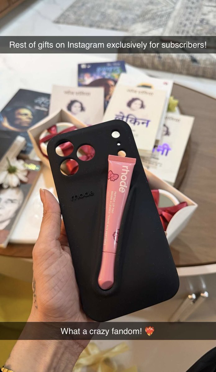 Our FD is the best when it comes to the  choice of gifts for our Queen! 🤌🏼❤️‍🔥

#FarrhanaBhatt #FarrhanaBhatt𓃵 #FarrhanaRebellions