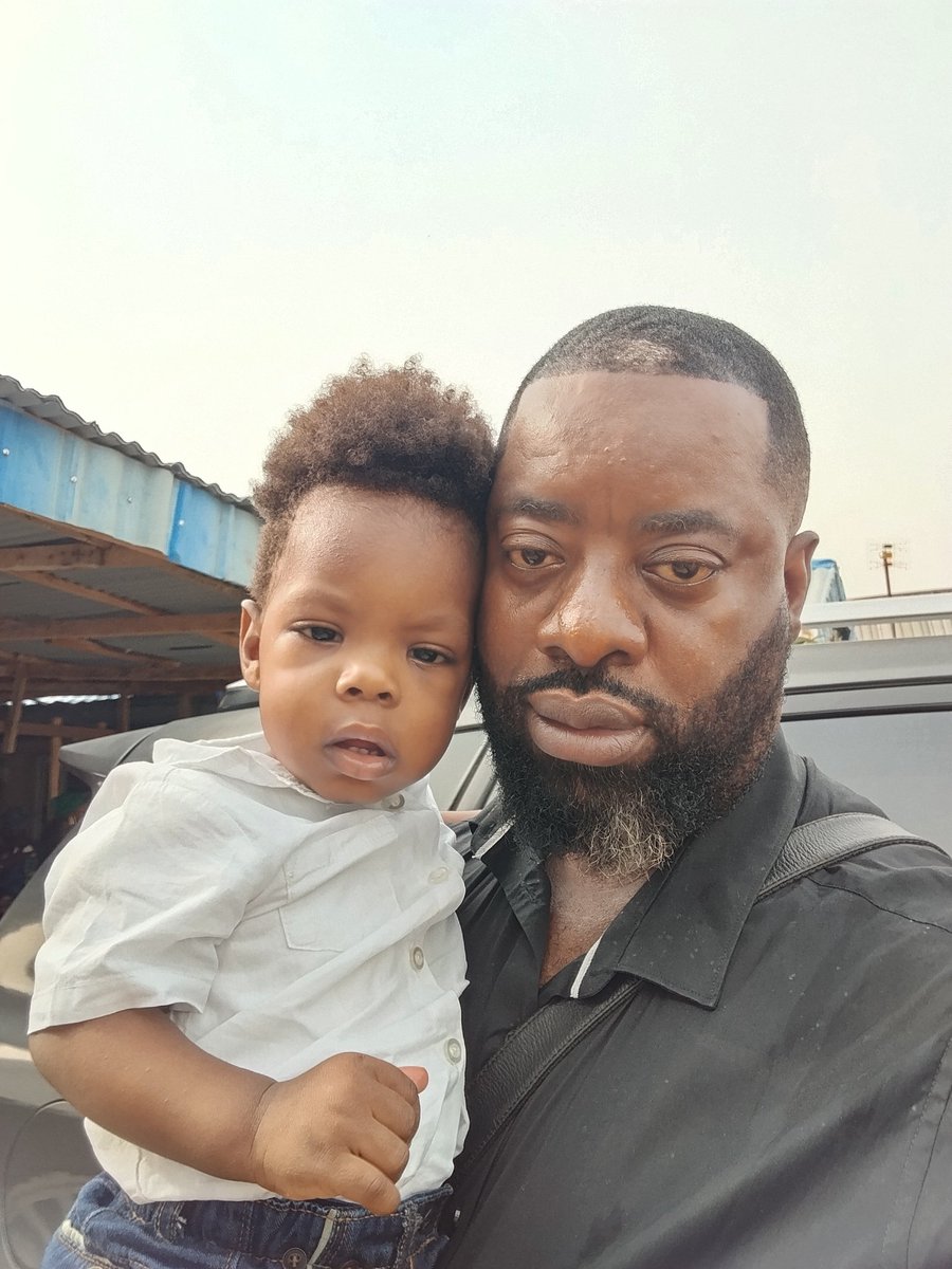 Me and my junior self saying happy weekend,<a href="/CubanaObi66102/">King Tunde Ednut</a> <a href="/davidfor30bg/">DAVID0</a> <a href="/General_Oluchi/">Field Marshal of the Han Dynasty</a> baby saying hi