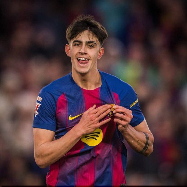 It's only in La Masia you see this kind of beauty.

Marc Bernal then as a captain in La Masia teams vs Marc Bernal now in the first team.

A future captain in the making