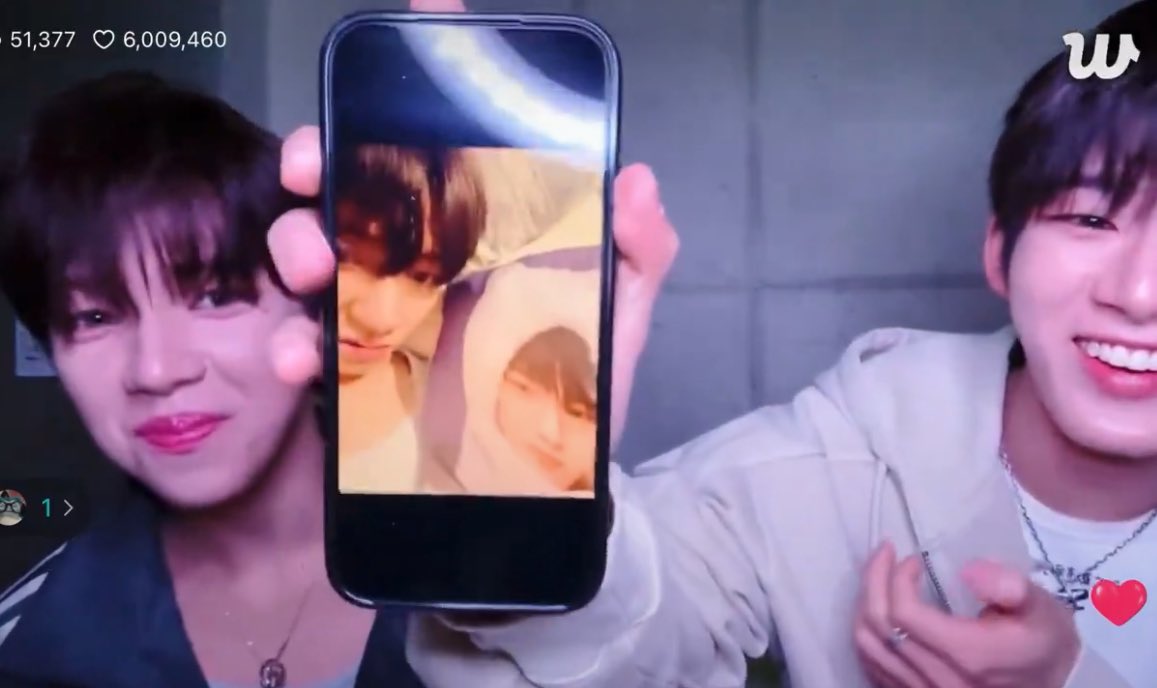 JLのママはスティーブンのファンなんだね！
スティーブンの枕抱きしめて寝たJL最高🤣

#JL #STEVEN #STEJAY