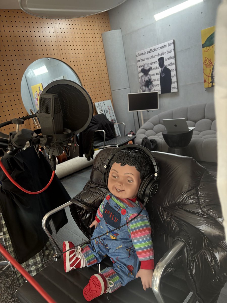 zelly. JUEVES 5 DE MARZO