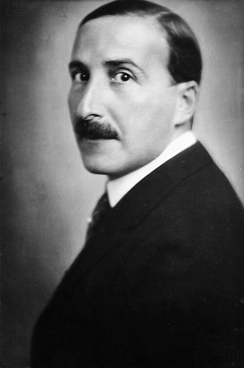 Hace 74 años falleció el escritor, biógrafo y activista social austriaco, posteriormente nacionalizado británico Stefan Zweig...

Creyó que el nazismo no sería derrotado y decidió partir en 1942.

De excelentes obras.

¿Cuál es tu libro preferido de Stefan Zweig?