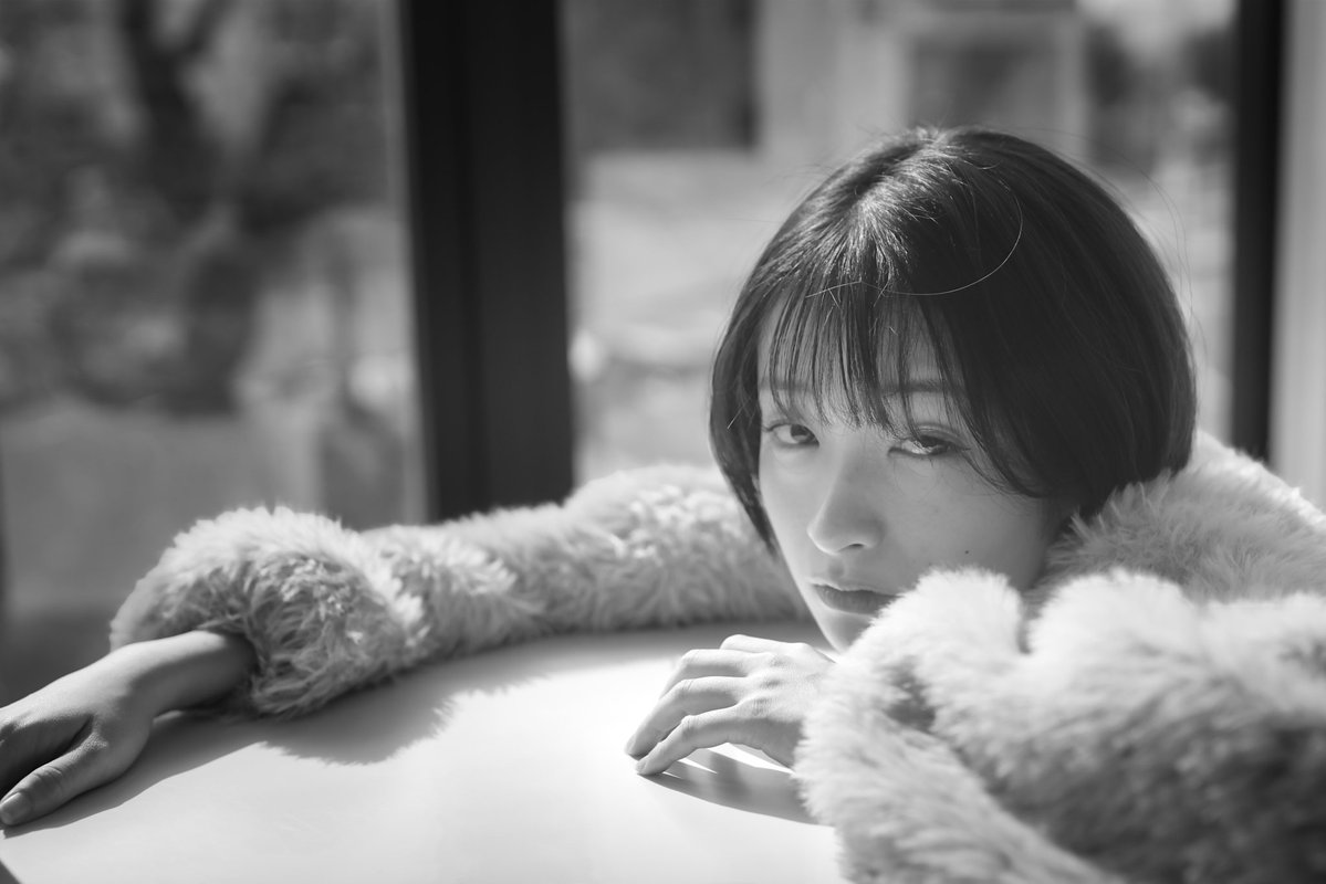 白昼のまどろみ』 かささん @kasame1123 #モノクロポートレート