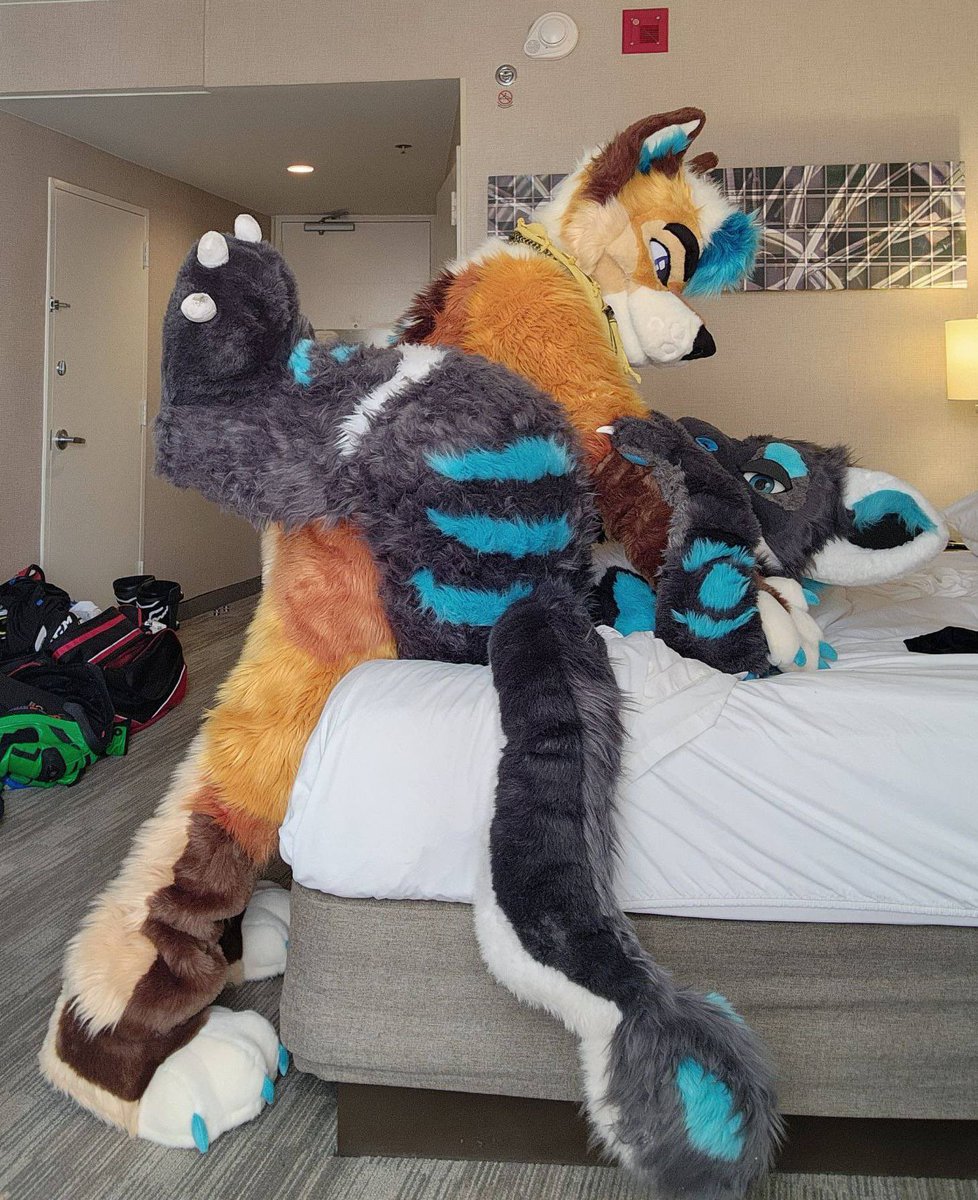 Smellyhockey's tweet photo. Got to experience some hot murrsuiting fun with @ad_helix 🤤🤤🤤🤤😈 https://t.co/lwwAlIrEyw