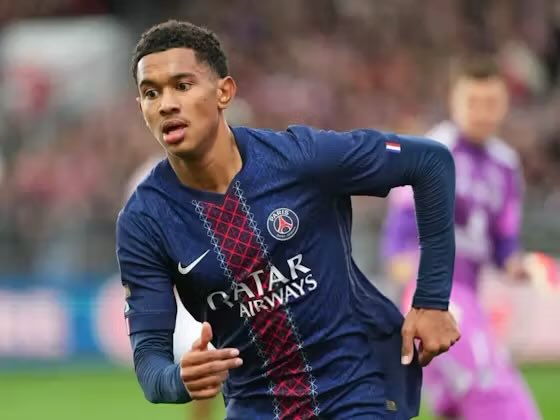 psgcommunity_'s tweet image. 🚨🚨𝗟𝗘 𝗣𝗦𝗚 𝗘𝗦𝗧 𝗗ÉÇ𝗨 𝗗𝗔𝗡𝗦 𝗟𝗘𝗦 𝗡É𝗚𝗢𝗖𝗜𝗔𝗧𝗜𝗢𝗡𝗦 𝗣𝗢𝗨𝗥 𝗠𝗔𝗬𝗨𝗟𝗨 🇫🇷 ! 🥶

Les prétentions salariales du Titi sont 𝗕𝗜𝗘𝗡 𝗔𝗨 𝗗𝗘𝗦𝗦𝗨𝗦 de la grille salariale du club. 🤑

(@bruno_salomon)