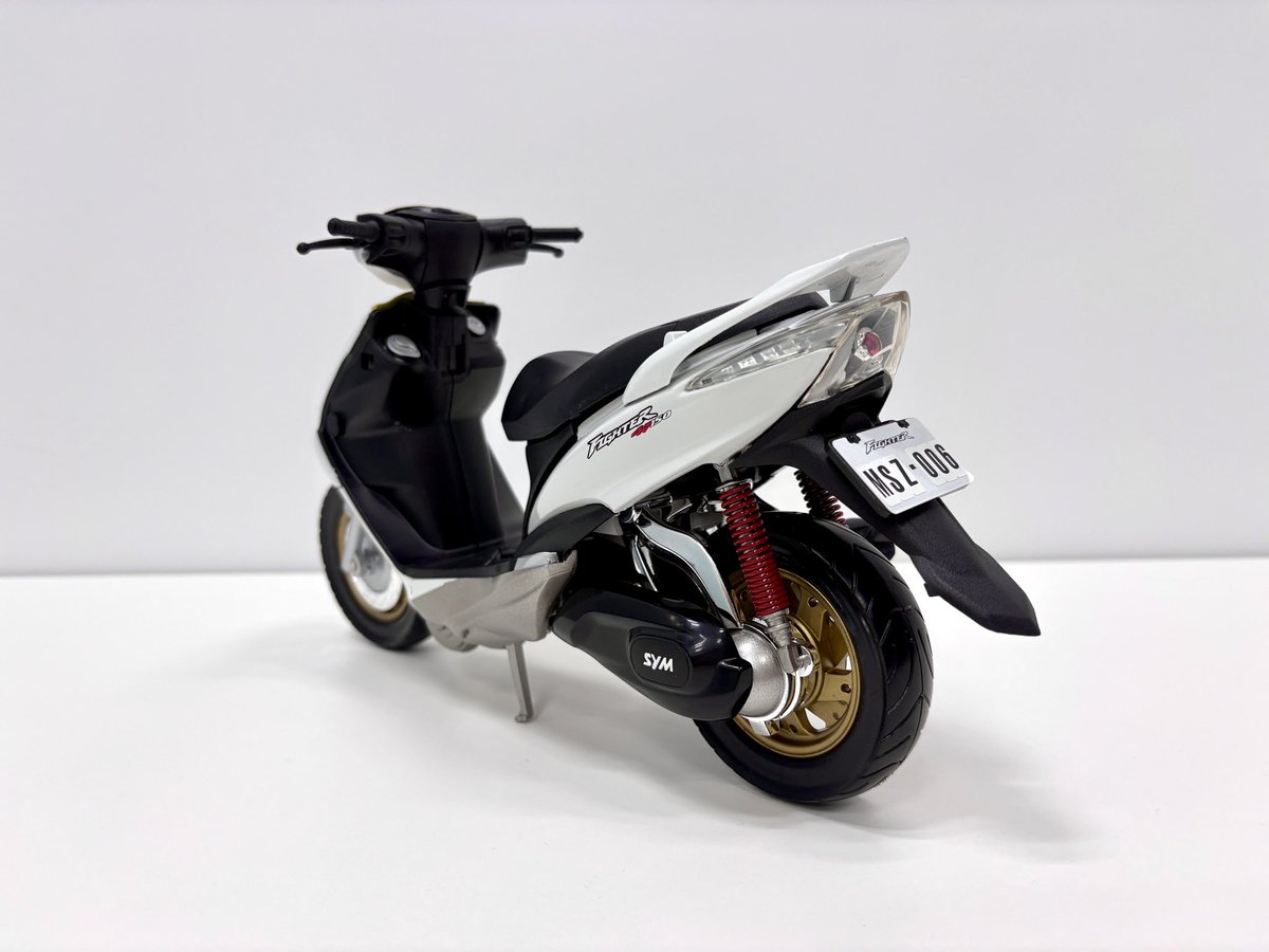 中華玩具のスクーターロボ お安いので1/12合わせかと思ってポチったら