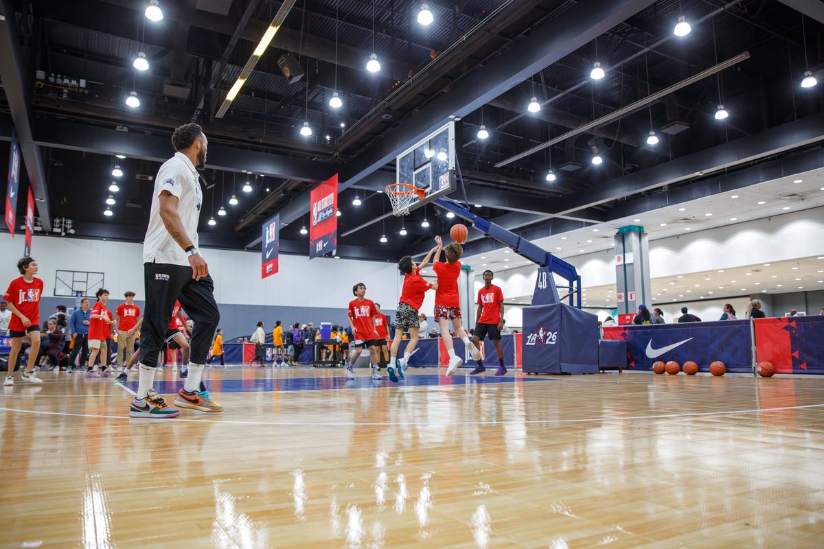 _CoachCollins_'s tweet photo. Great @NBAAllStar weekend with the @jrnba, @BBallImmersion &amp; coaches from all over the country to provide a fun learning environment for youth across Los Angeles! https://t.co/BJtSqGawUc