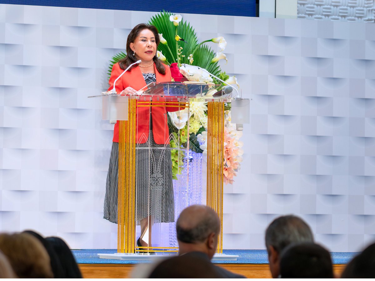 MLPiraquive's tweet photo. Fotografías de la enseñanza Juan 5, presentada el 22 de febrero de 2026 en las sedes de la Iglesia de Dios Ministerial de Jesucristo Internacional. Realizada por nuestra Hermana María Luisa Piraquive. @IDMJIoficial https://t.co/G2XMneEi63