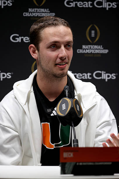 College football is college football and the NFL is the NFL.

With that said —

Carson Beck has the best skillset and head on his shoulders of any quarterback in the 2026 NFL Draft.

Ceiling: Matthew Stafford
Floor: Tony Romo

What stood out on Beck’s 2025 game film?

• Field