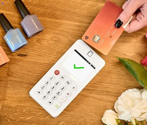 zoochs55's tweet image. facebook.com/groups/7892260… Nos #terminaux, légers et faciles à transporter, intègrent une carte #SIM4G offerte afin de garantir une #connexion fiable où que vous vous trouviez.