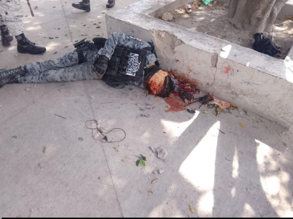 Abarca911's tweet photo. Varios guardias nacionales han muerto en enfrentamientos como parte de las represalias del CJNG por el abatimiento del Mencho en Jalisco. https://t.co/st1muukex2