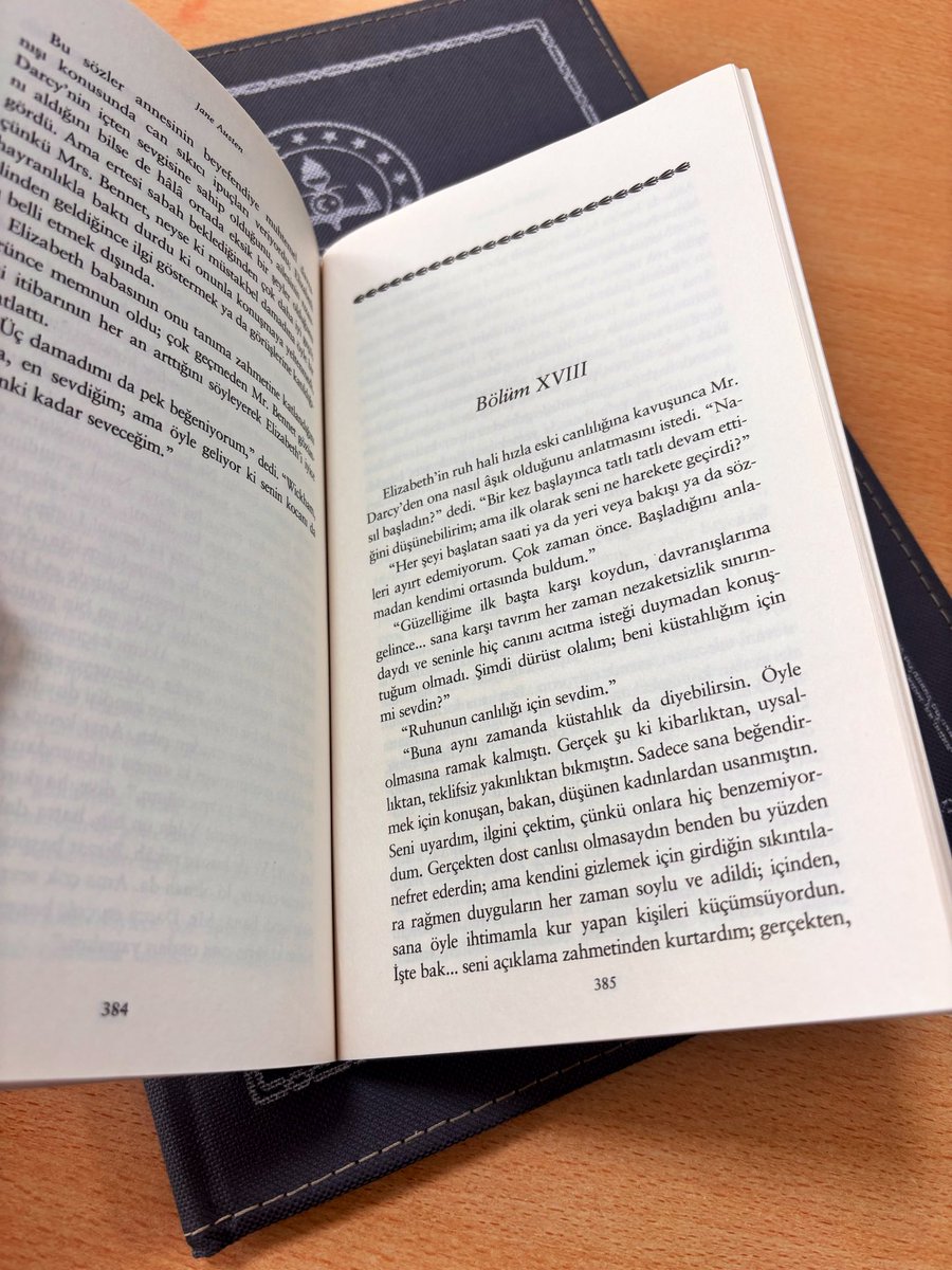 Kadın elinden çıktığı belli zariflikte bir kitap. 1k kullanmıyoruz buraya atalım, hayranız, tekrar başladık 🌺