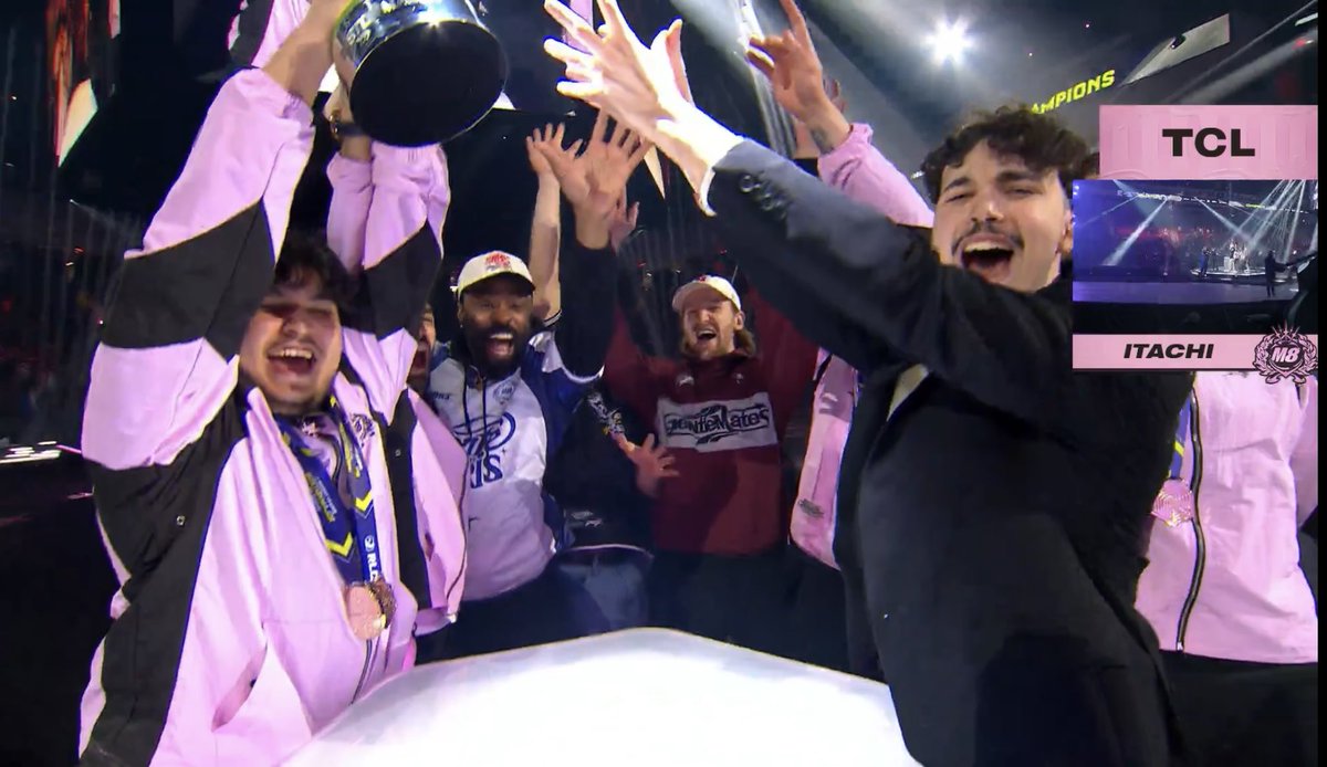 The Green Suits ⭐️ tweet media