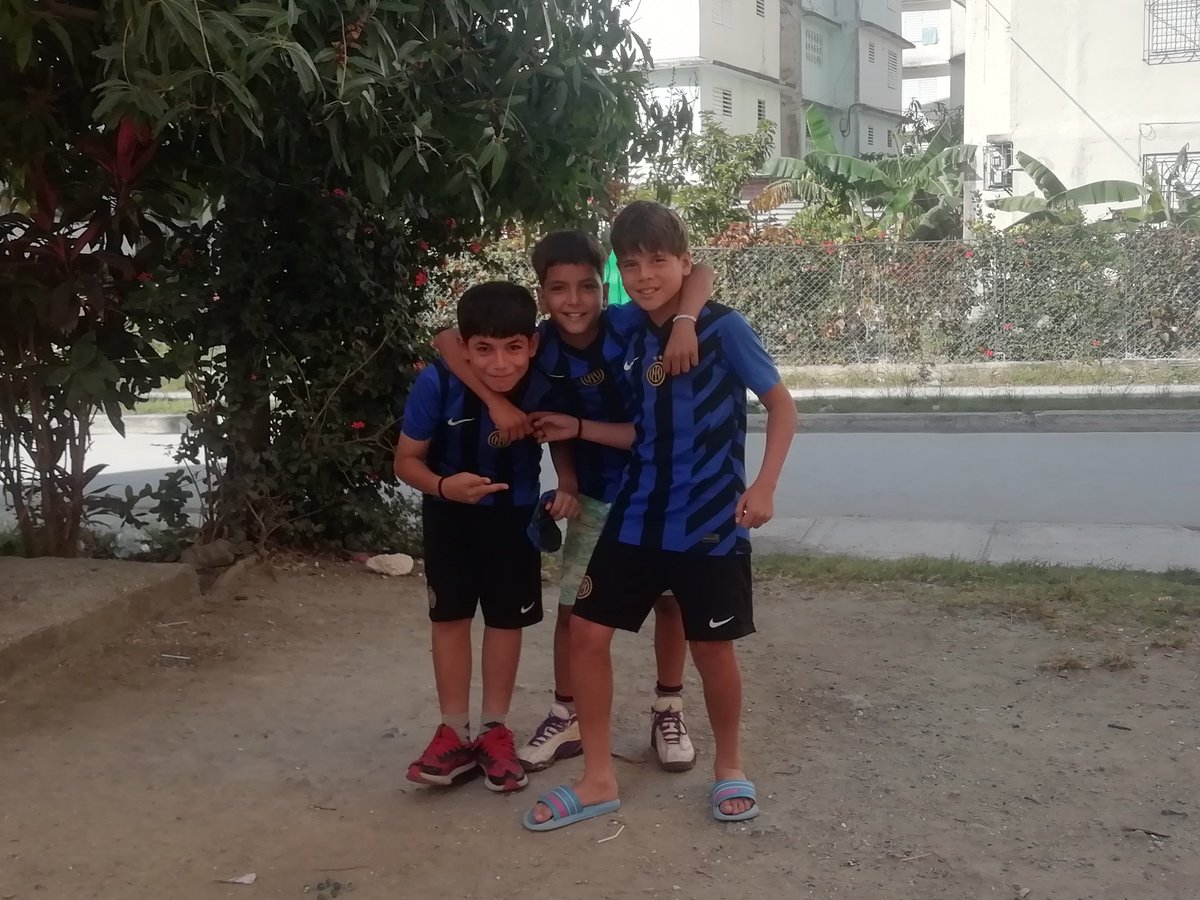 Este #DomingoEnFamilia ha sido para agregar razones a seguir defendiendo esta #CubaSoberana
Por la sonrisa de mis hijos.