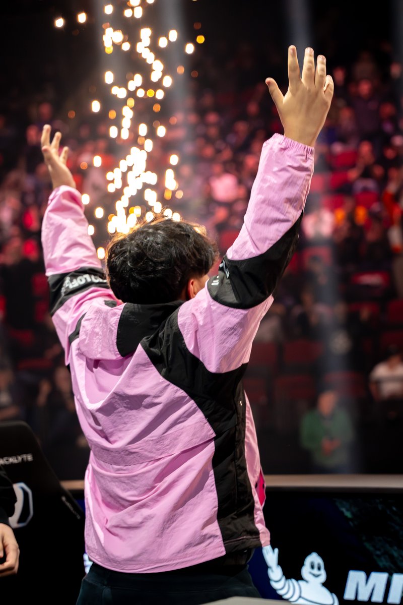 There's a new hometown hero in Boston, Nassachussets 👅