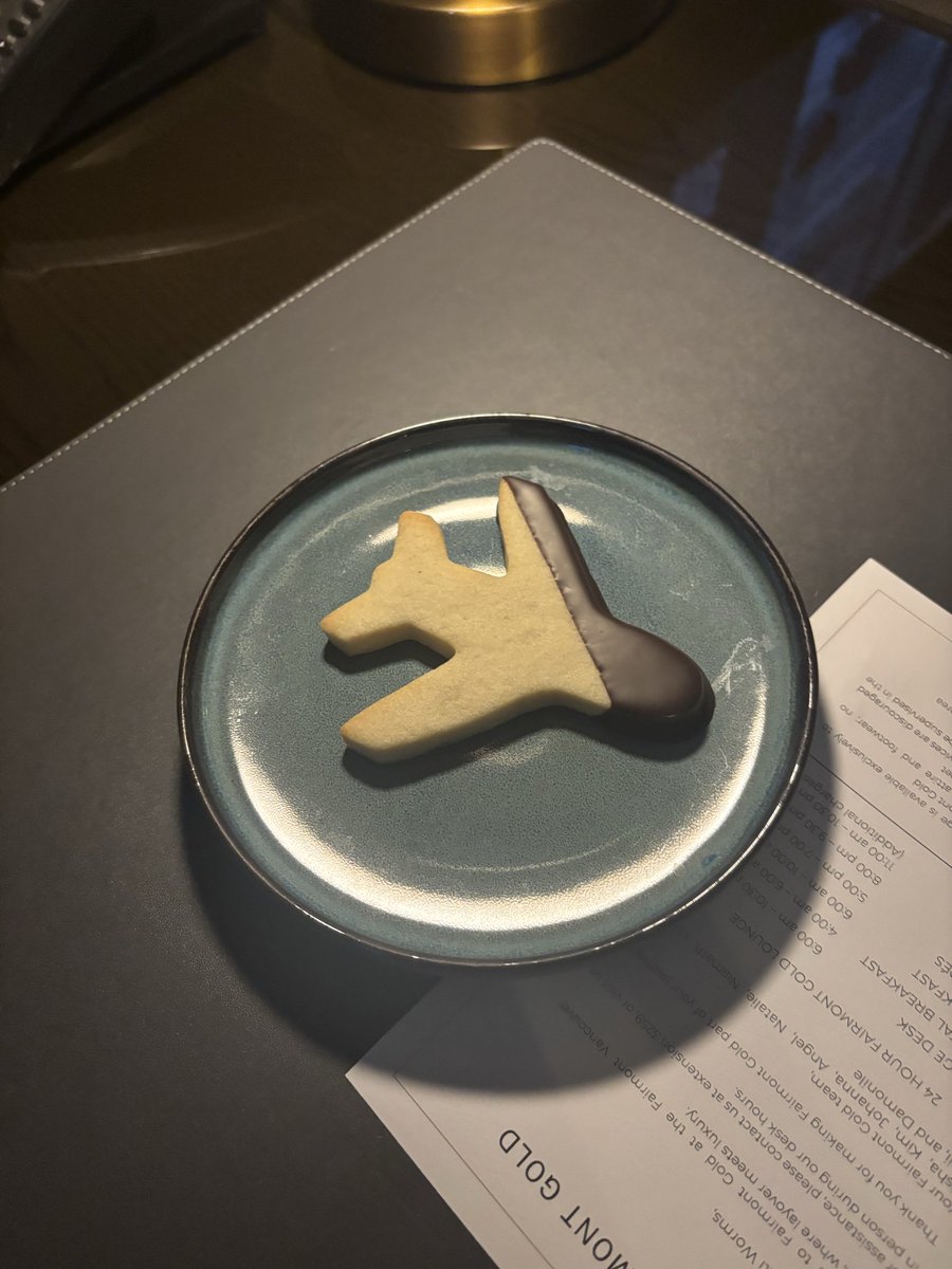 tenaciouspita's tweet image. Current status stuck at YVR Fairmont due to flight ✈️ delay 
#FlightDelay 
#LongDay