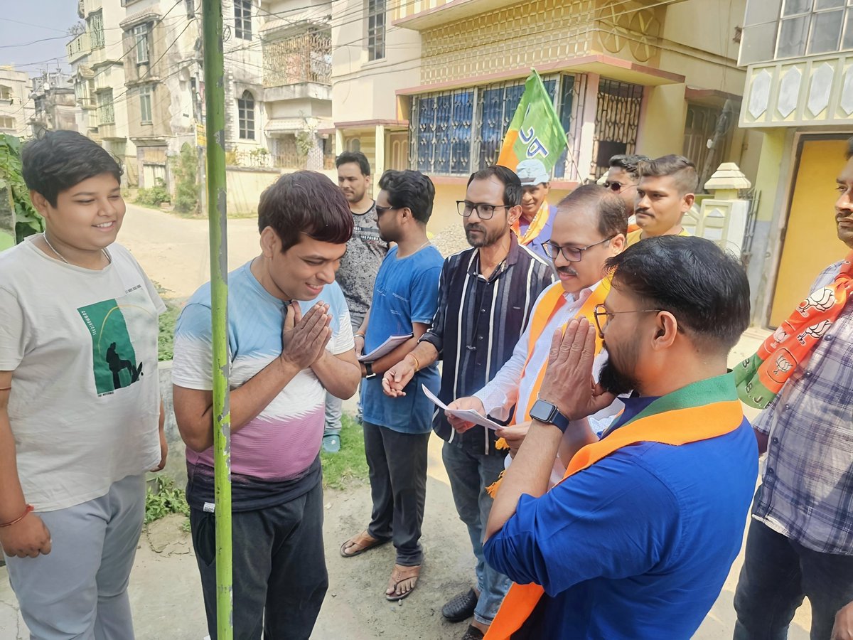bappachatterji's tweet photo. বর্ধমান দক্ষিণ বিধানসভা মন্ডল 03 এর 253 নং বুথে, আজ বাড়ি বাড়ি সম্পর্ক অভিযান সম্পন্ন হলো।
#বাঁচতে_চাই_বিজেপি_তাই 
#পাল্টানো_দরকার_চাই_বিজেপি_সরকার 
#novotetomamata https://t.co/cI8IZ9sk38