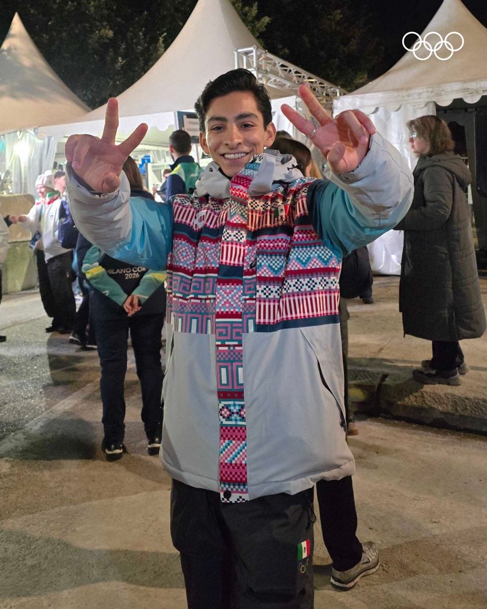 ¡Holaaaa, Donovan! 🇲🇽💚

<a href="/DonovanDCarr/">Donovan Carrillo</a> llevará la bandera de México en la Ceremonia de Clausura junto con Sarah Schleper.

¡Su carisma sigue en <a href="/milanocortina26/">Milano Cortina 2026</a>! ✌️

#JuegosOlímpicos l <a href="/COM_Mexico/">Comité Olímpico Mexicano</a>