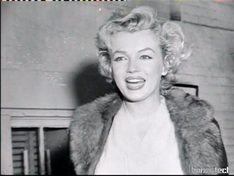 Clubpassionmar2's tweet photo. Bonne journée de dimanche.
Have a sweet Sunday.
#marilynmonroe #Marilyn #clubpassionmarilyn #stylemarilyn #vestecolfourrure #jacketwithfurcollar #actorsstudio https://t.co/64Z79fZPT6