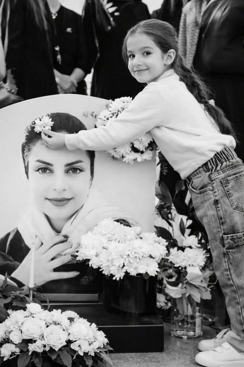 ققنوس tweet media