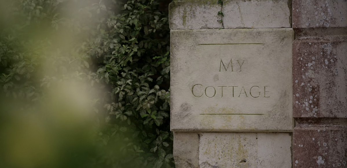 abridgertonlove's tweet image. sophie left the only place she’s truly felt safe thinking she could never return ☹️