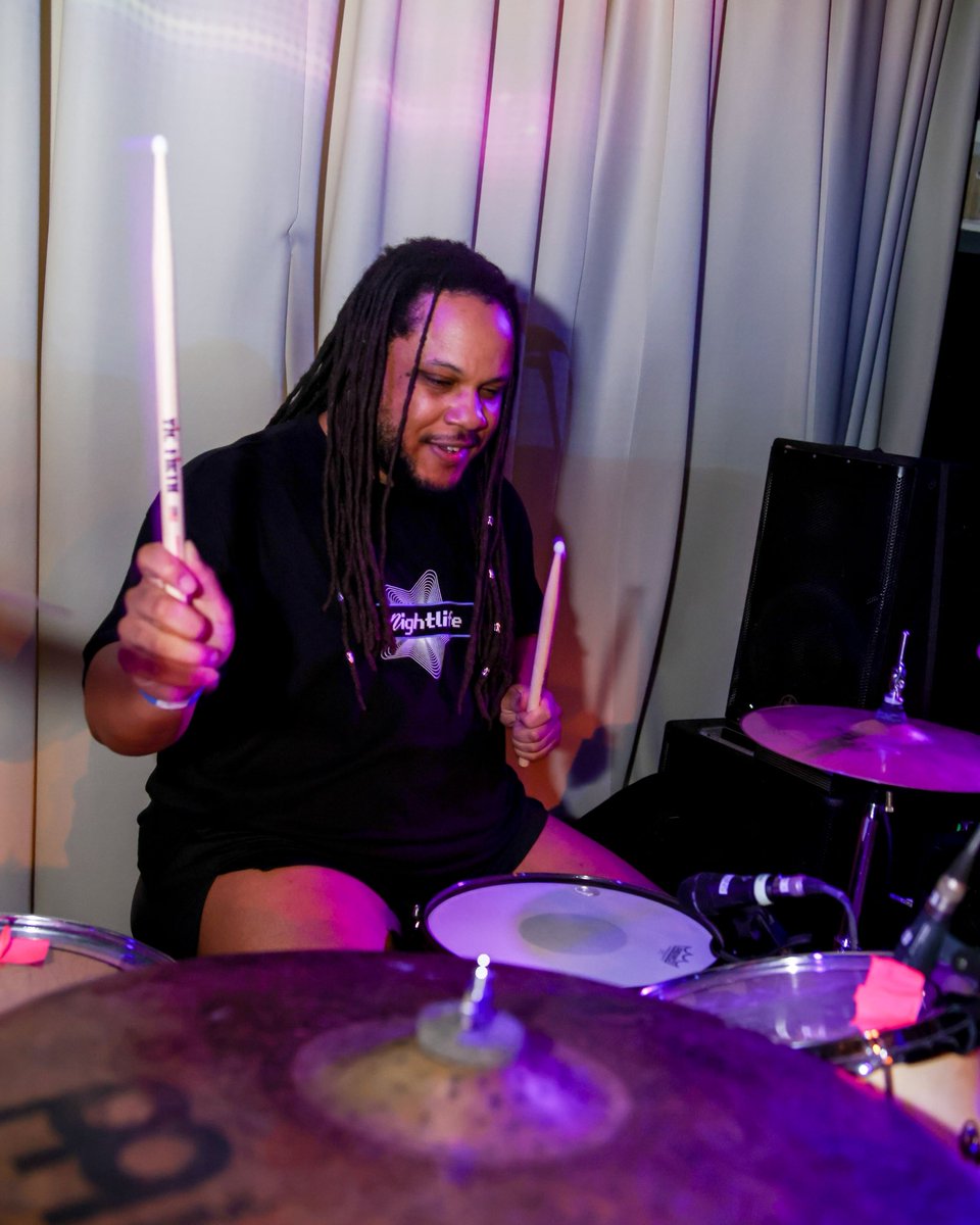 pulses. 🕊️ tweet media