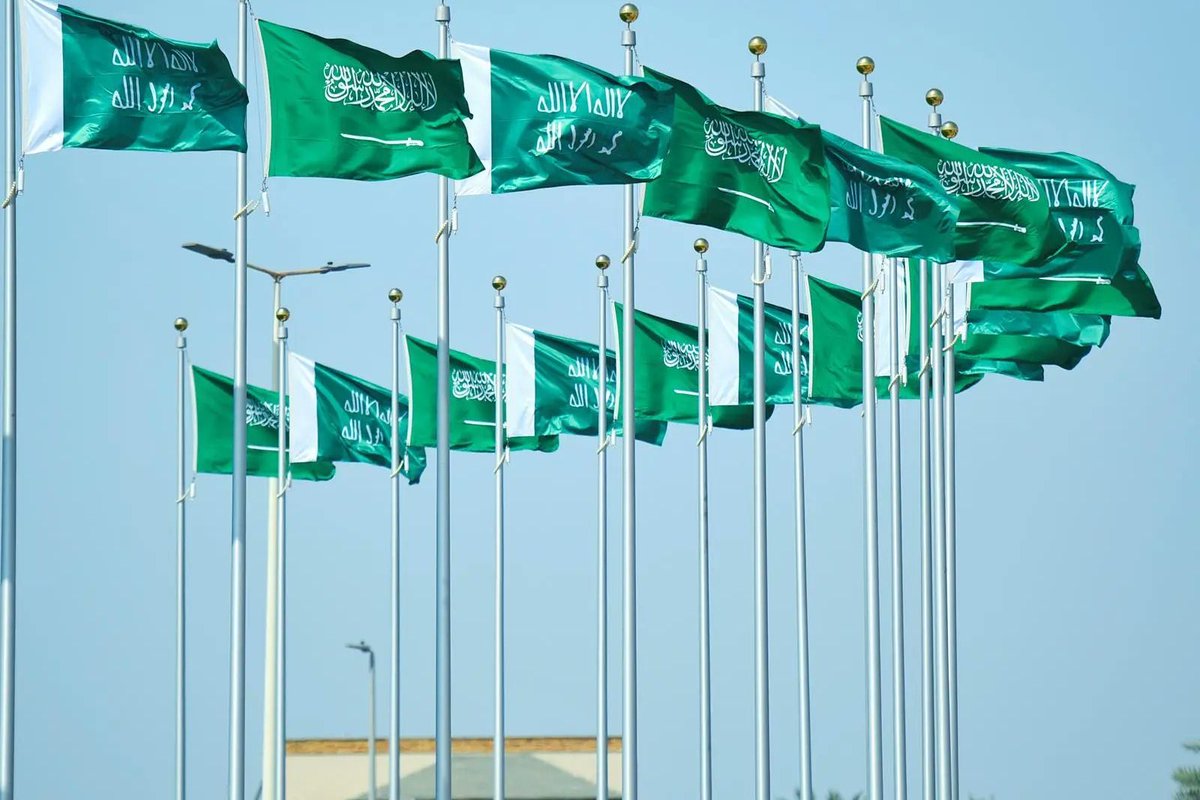 في يوم التأسيس نستحضر مجد ثلاثة قرون من العزة والتمكين، ونفخر بجذورٍ راسخة صنعت حاضرًا شامخًا ومستقبلًا واعدًا.
كل عام وانتم و الوطن بخير وأمنٍ وازدهار 🇸🇦💚  

#يوم_التأسيس