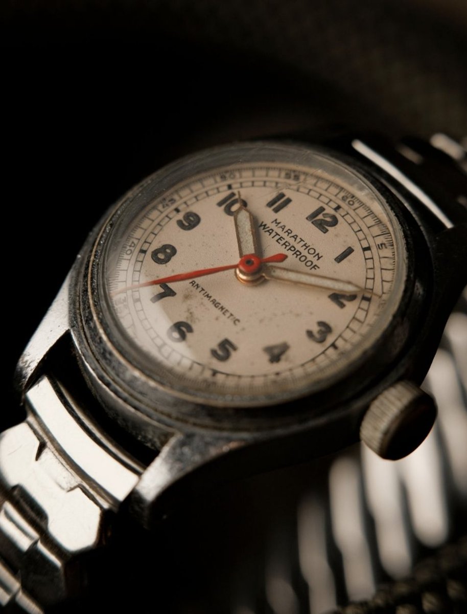 johnthompsoniv's tweet photo. A beautiful, 26mm white dial Marathon watch was found recently by a collector named Ryan George (ryngrg on IG).

It’s a manual wind “Antimagnetic”. Still runs.

Marathon should do a reissue on the model. https://t.co/v0tC5CcP5L