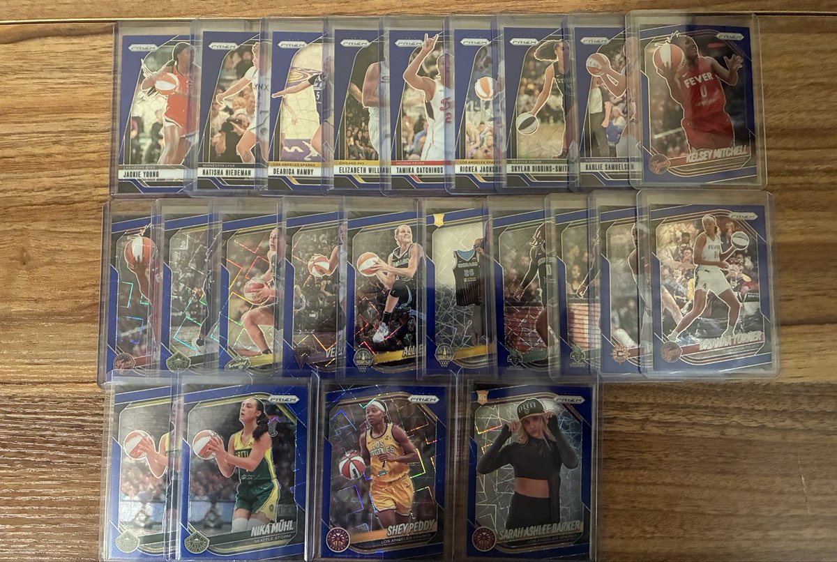 OneTimeRips's tweet image. X I need to make some room!!! Anyone interested in this 106 card WNBA color lot? All color with 24 of them being the WNBA logo parallel! $90 shipped and Venmo. 

Repost greatly appreciated 🙏!