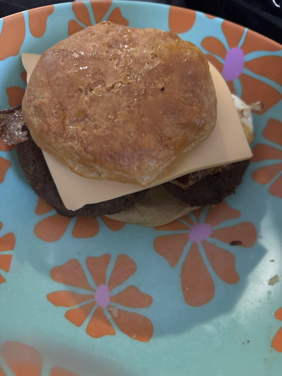 McDonald’s who? When you got a muny☺️. The cheese not melted but mind your business!