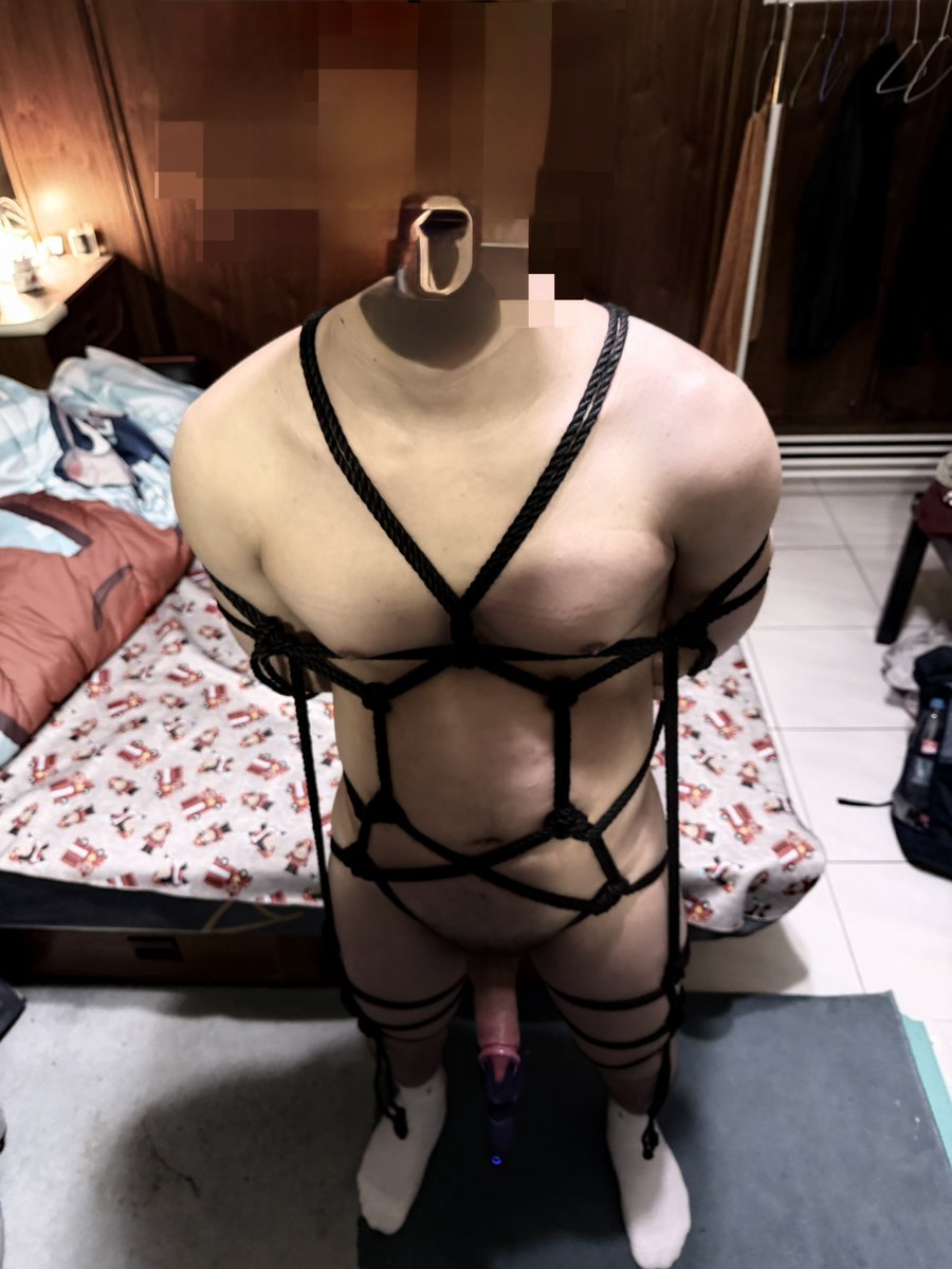 M. Elliot tweet media