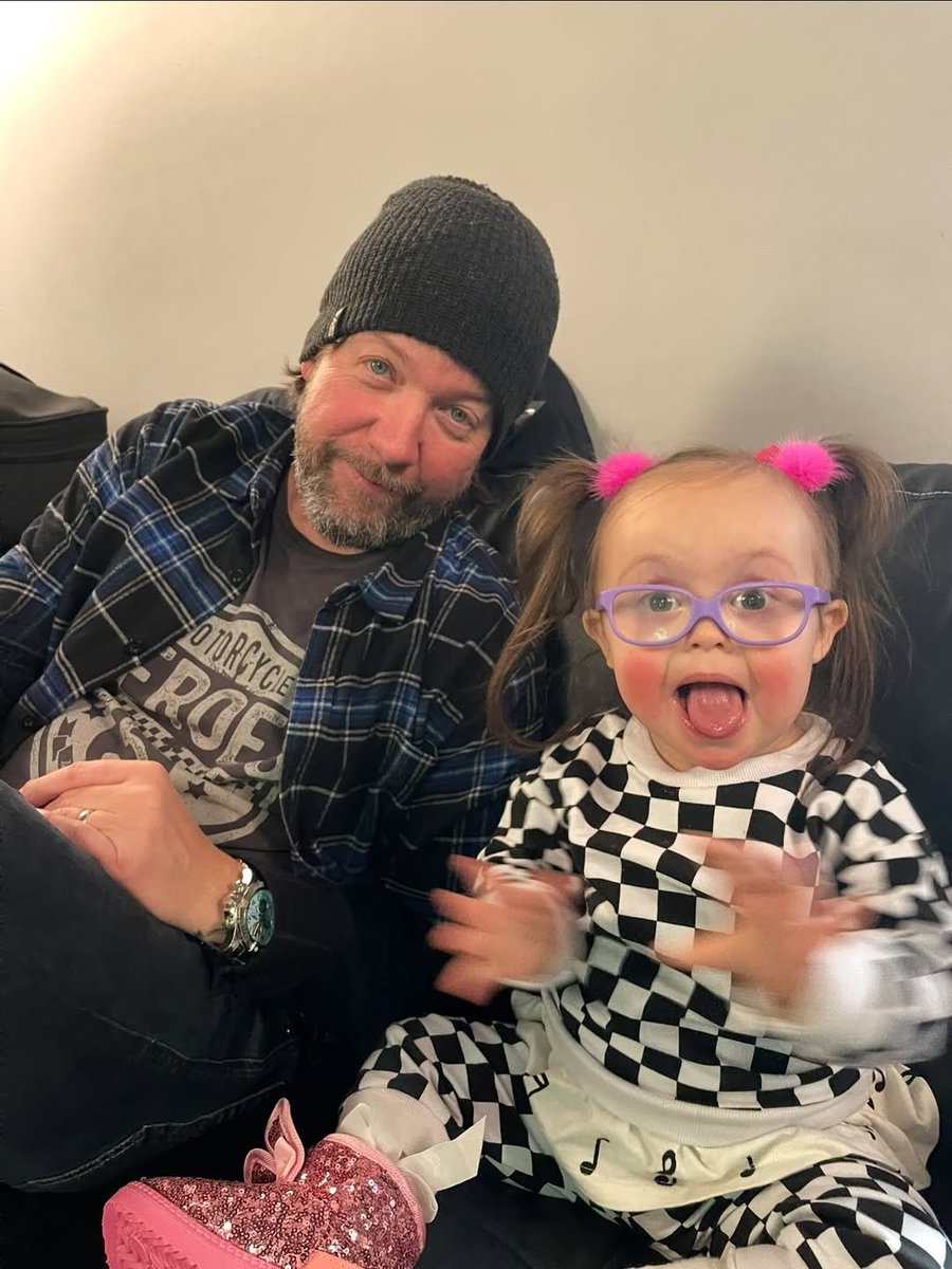 MarkTTremonti's tweet photo. Happy birthday to my brother, and one of my best friends in the world!! @Scott_Phillips AKA-Uncle Flip, the consummate professional. Much love!! https://t.co/4OuWkS8YvW